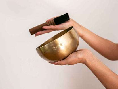 Hand Hammered Moon Singing Bowl - Base Note D4 289 Hz