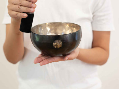 Silver Moon Singing Bowl - Base Note D#4 (317 Hz)