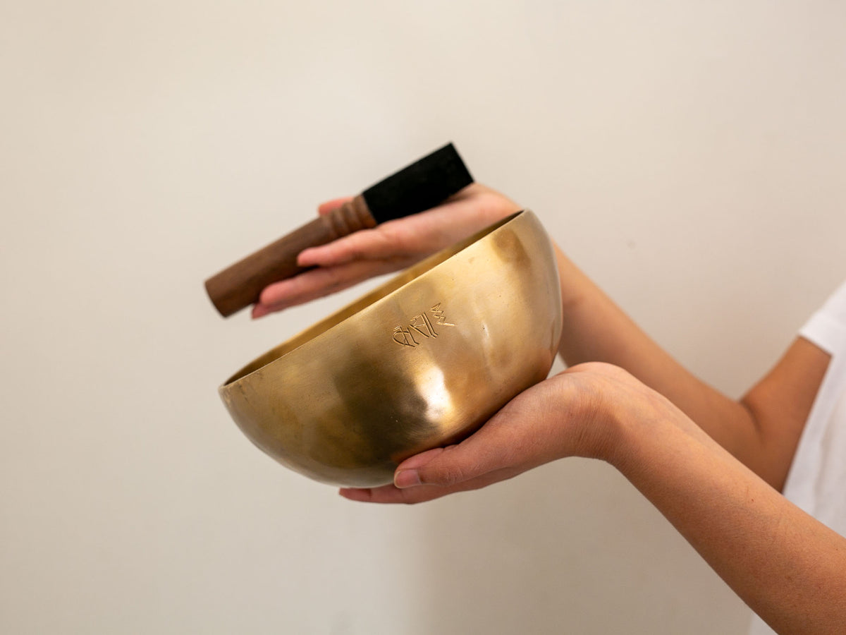 Hand Hammered Moon Singing Bowl - Base Note A3 230 Hz