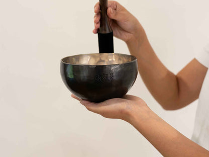 Silver Moon Singing Bowl - Base Note D#4 (317 Hz)