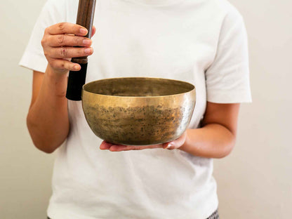 Tara Singing Bowl - Base Note D#3 (159 Hz)