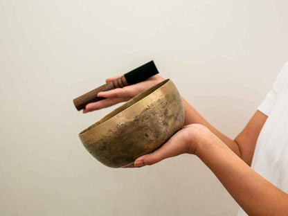 Tara Singing Bowl - Base Note D#3 (159 Hz)