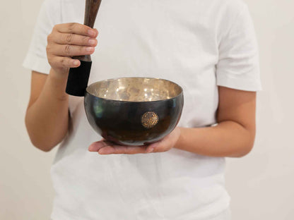 Silver Moon Singing Bowl - Base Note E4 (327 Hz)