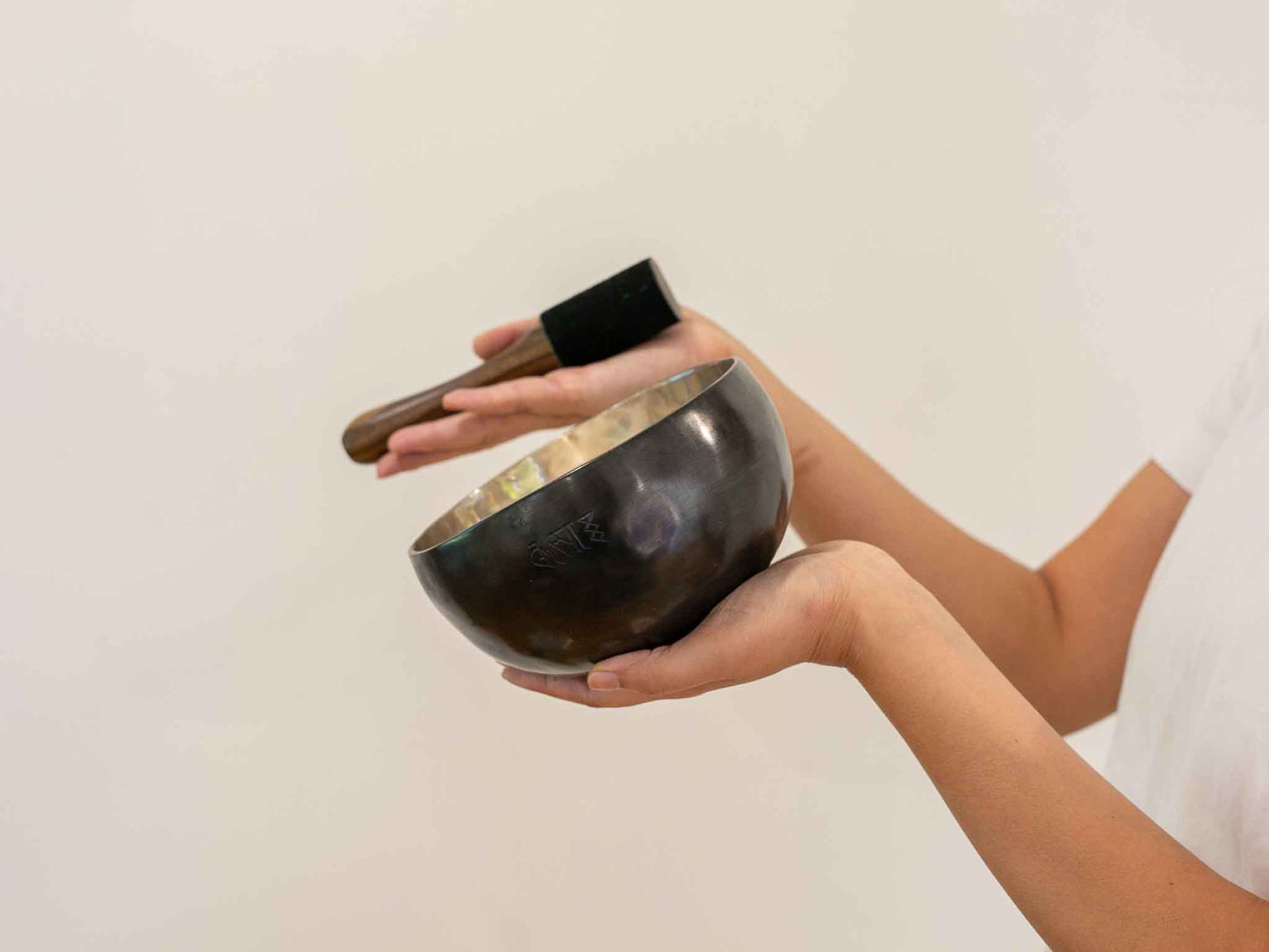 Silver Moon Singing Bowl - Base Note E4 (327 Hz)