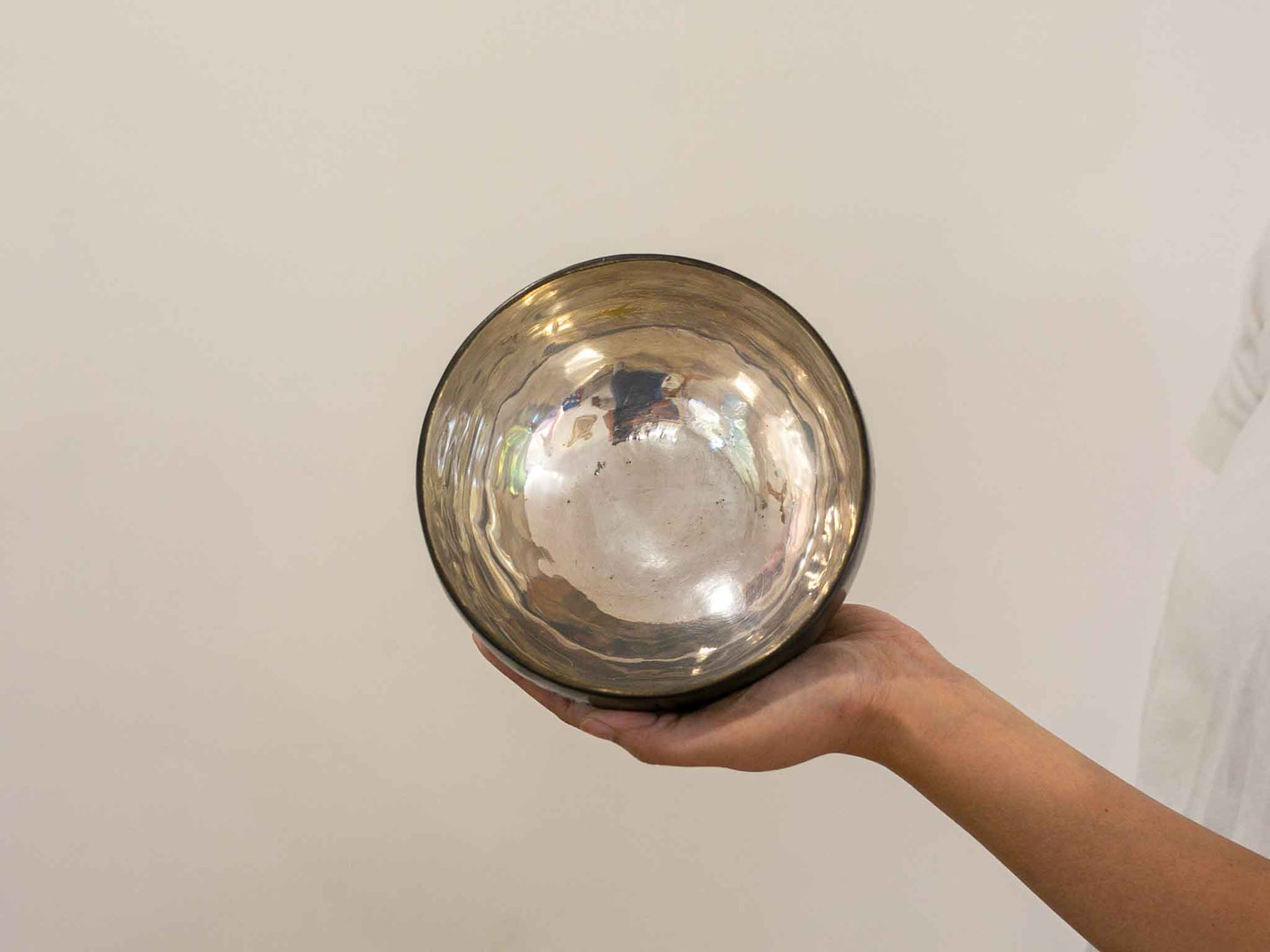 Silver Moon Singing Bowl - Base Note E4 (327 Hz)