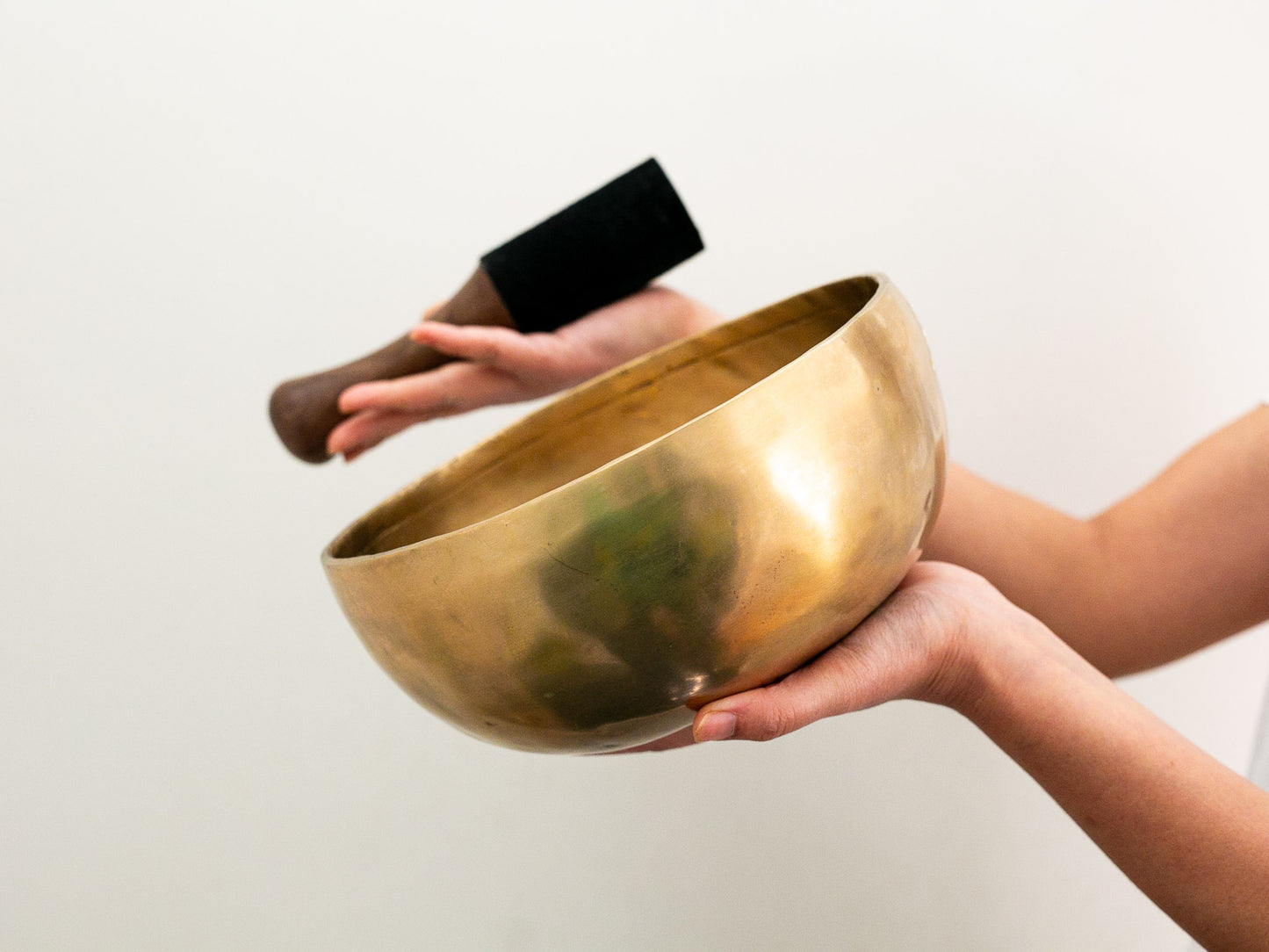 Hand Hammered Singing Bowl - Base Note F3 179Hz