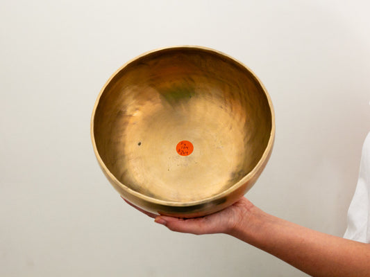 Hand Hammered Singing Bowl - Base Note F3 179Hz