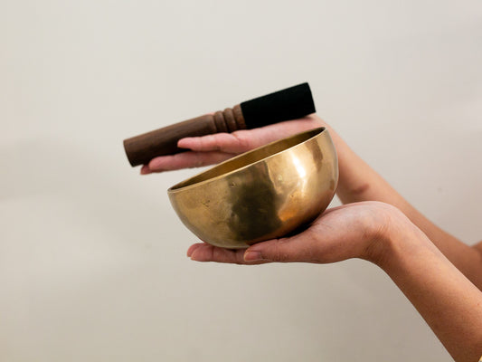Small Contemporary Flow Singing Bowl - Base note F4 (355)