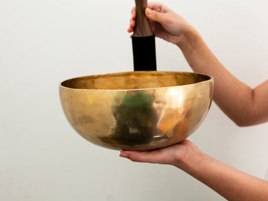 Hand Hammered Singing Bowl - Base Note B2 120Hz