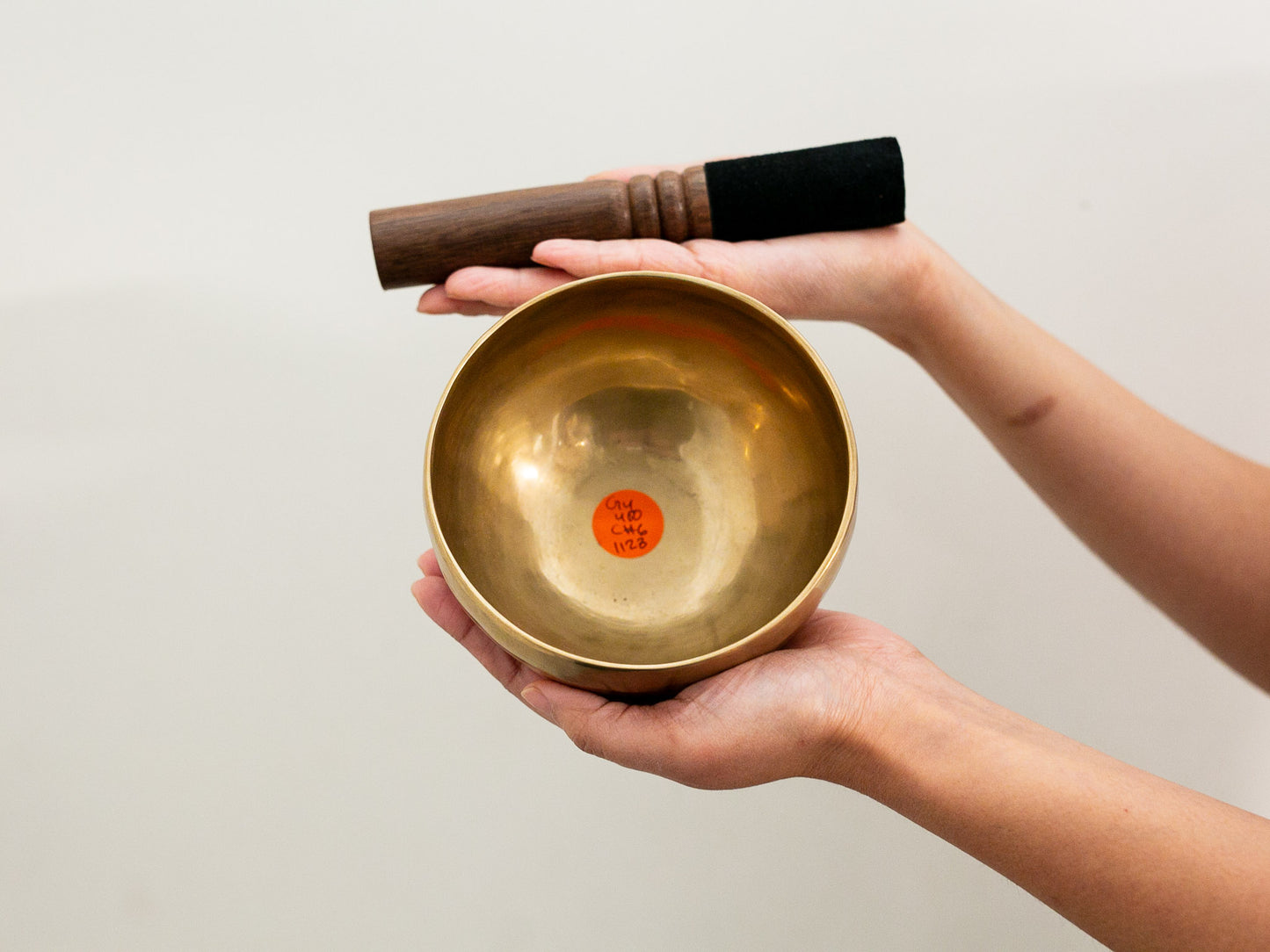Small Hand Hammered Singing Bowl - Base note G4 (400)