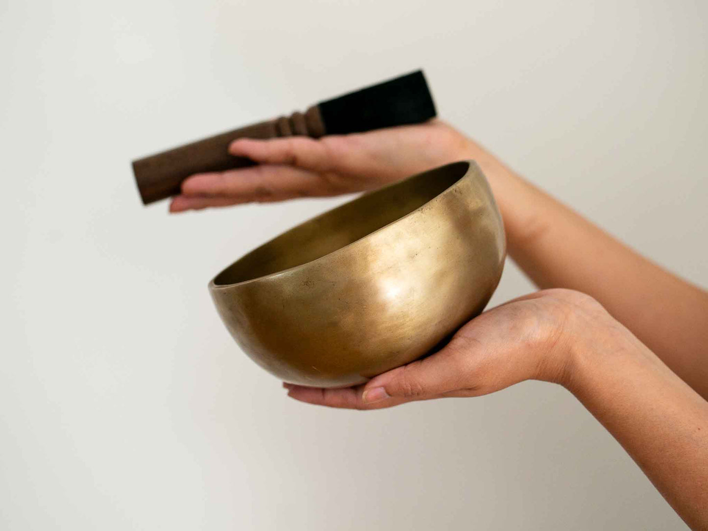 Hand Hammered Singing Bowl - Base Note D#4 319