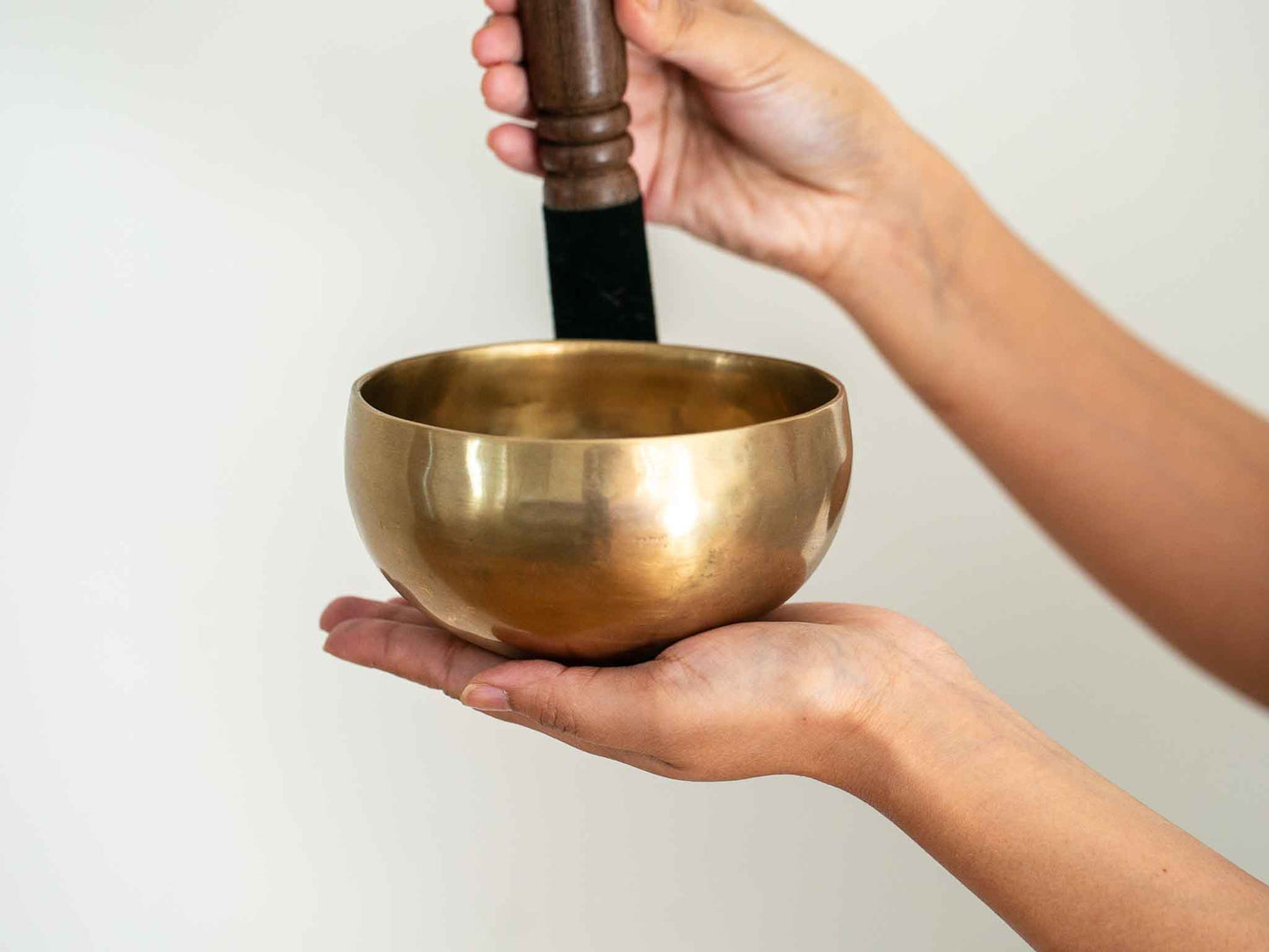 Hand Hammered Singing Bowl - Base Note G#4 414