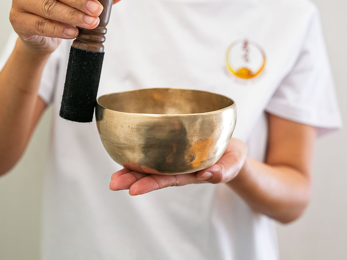 Small Tara Singing Bowl - Base Note F#4 (362)