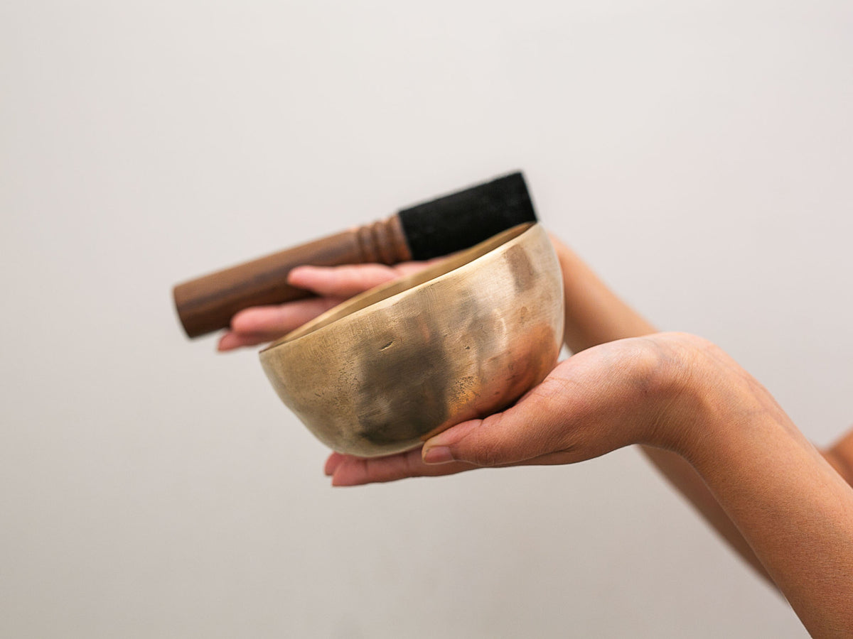 Small Tara Singing Bowl - Base Note F#4 (362)
