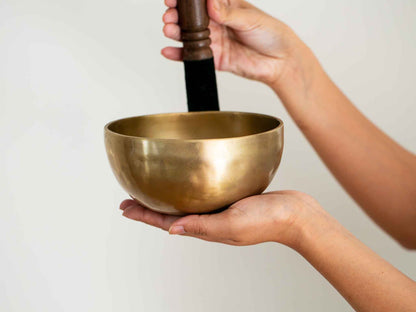 Hand Hammered Singing Bowl - Base Note C4 263