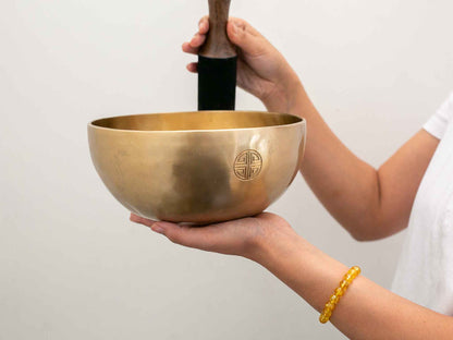 Hand Hammered Moon Singing Bowl - Base Note F3 173 Hz