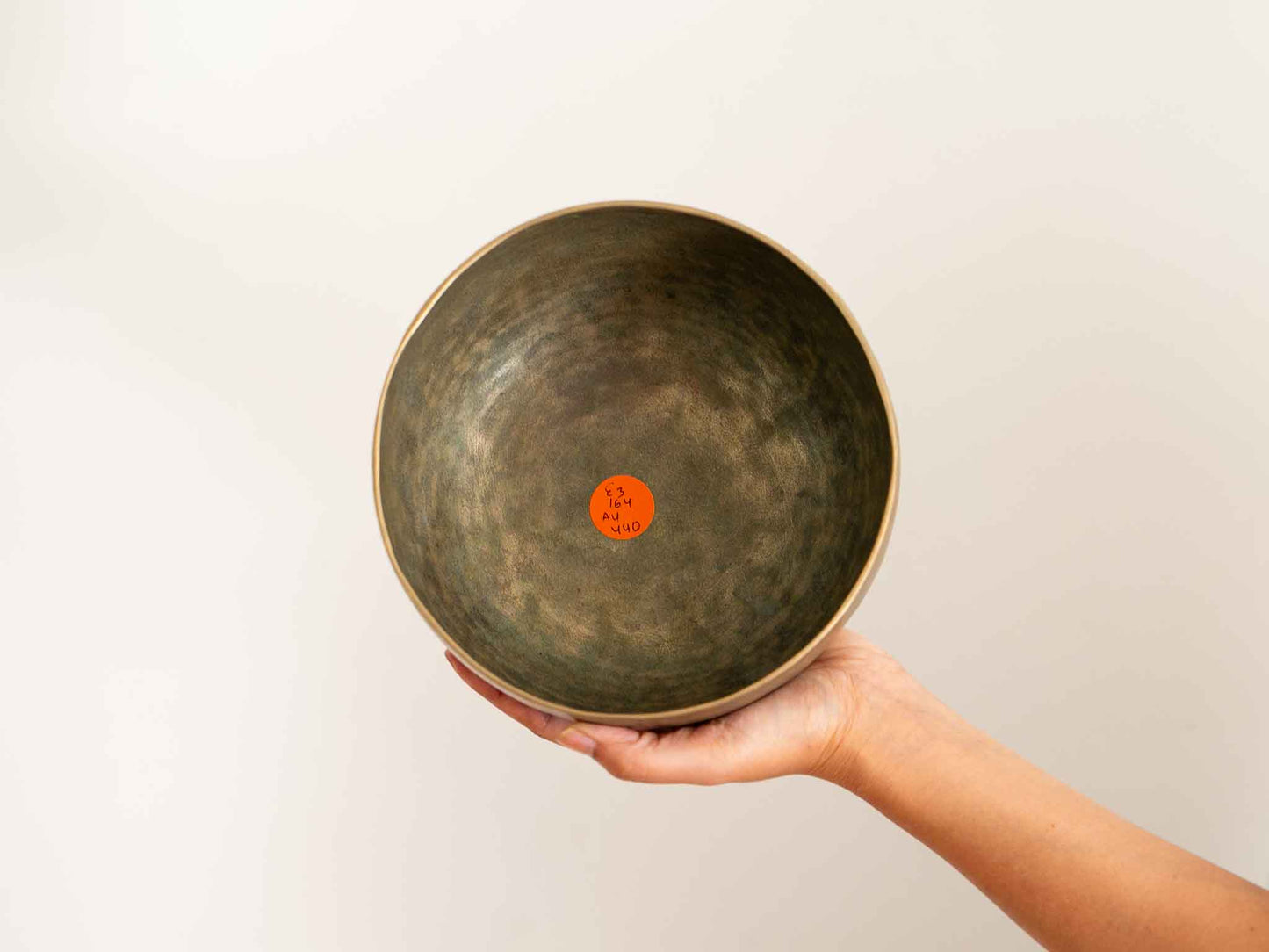 Tara Singing Bowl - Base Note E3 (164 Hz)
