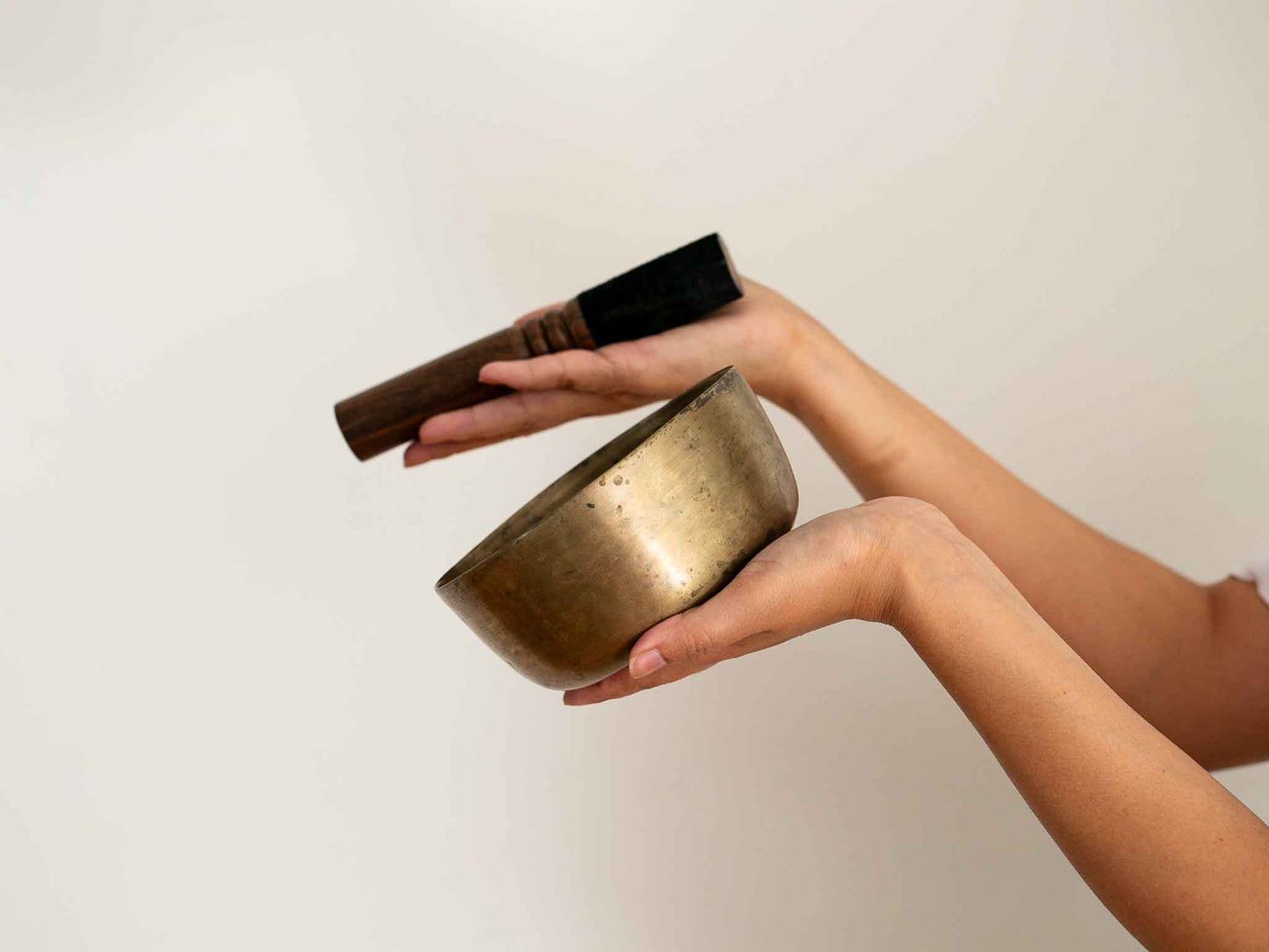 Small Tara Singing Bowl - Base Note G#3 (207)