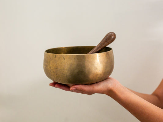 Remuna Singing Bowl - F#3 (182 Hz)
