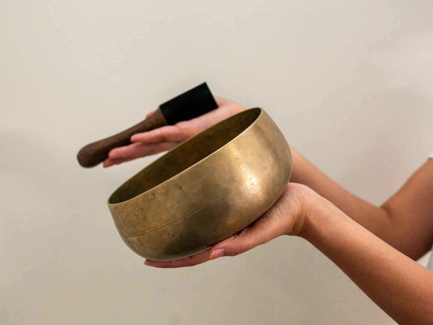 Remuna Singing Bowl - F#3 (182 Hz)