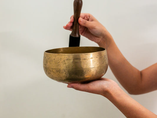 Remuna Singing Bowl - F#3 (187 Hz)