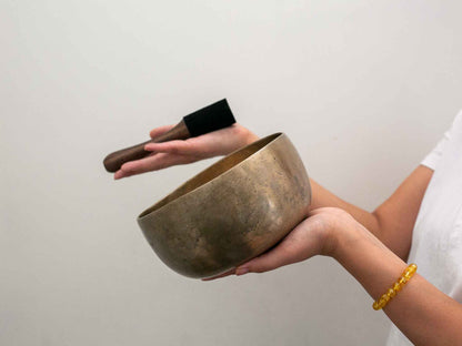 Tara Singing Bowl - Base Note E3 (169 Hz)