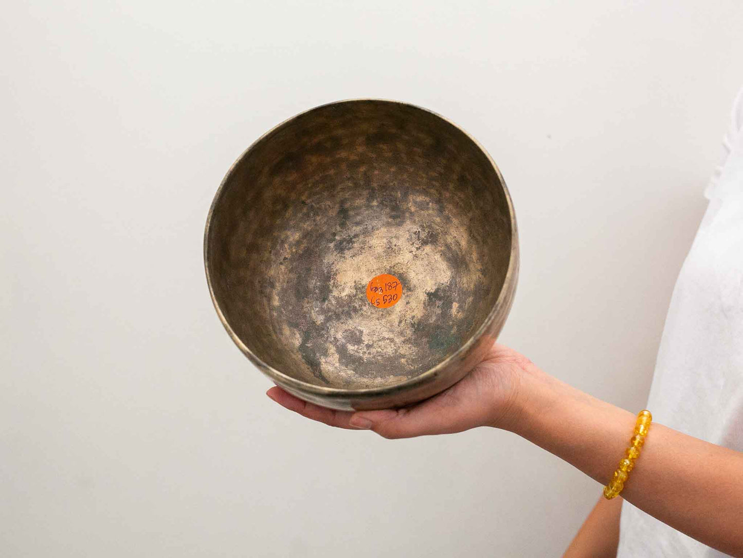 Tara Singing Bowl - Base Note F#3 (187 Hz)