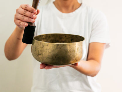 Remuna Singing Bowl - G#3 (211 Hz)