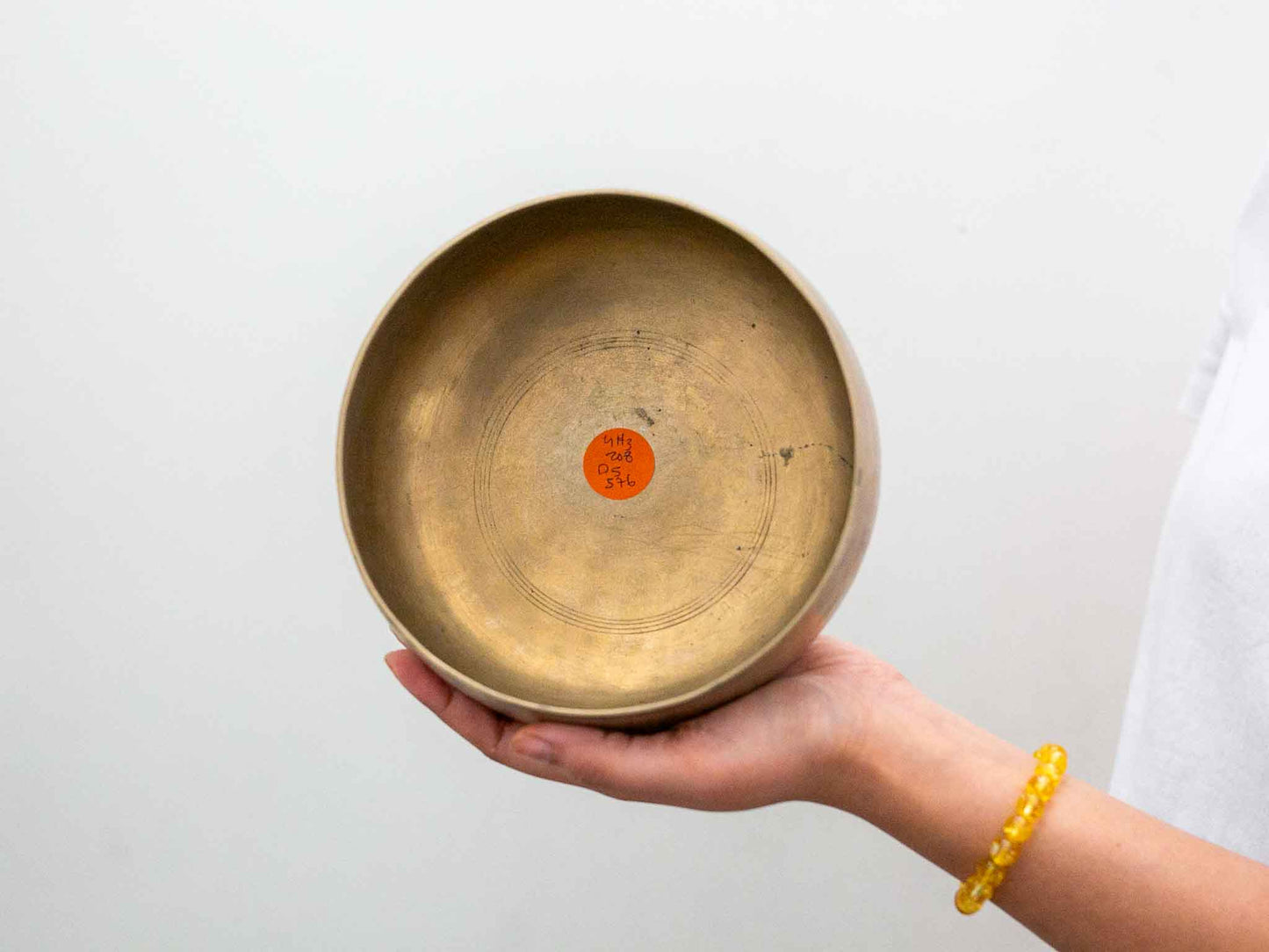 Remuna Singing Bowl - G#3 (208 Hz)