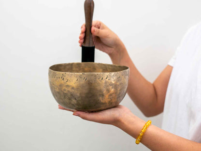 Tara Singing Bowl - Base Note F3 (170 Hz)