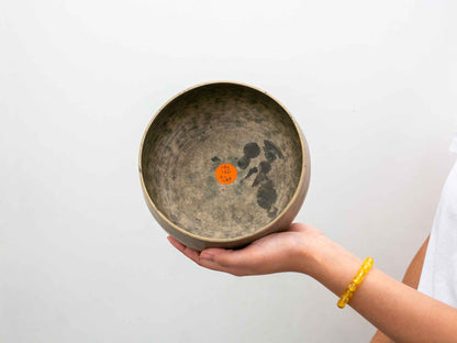 Remuna Singing Bowl - F#3 (182 Hz)