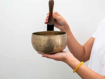 Remuna Singing Bowl - B3 (242 Hz)