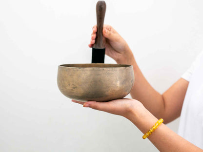 Remuna Singing Bowl - A3 (221 Hz)
