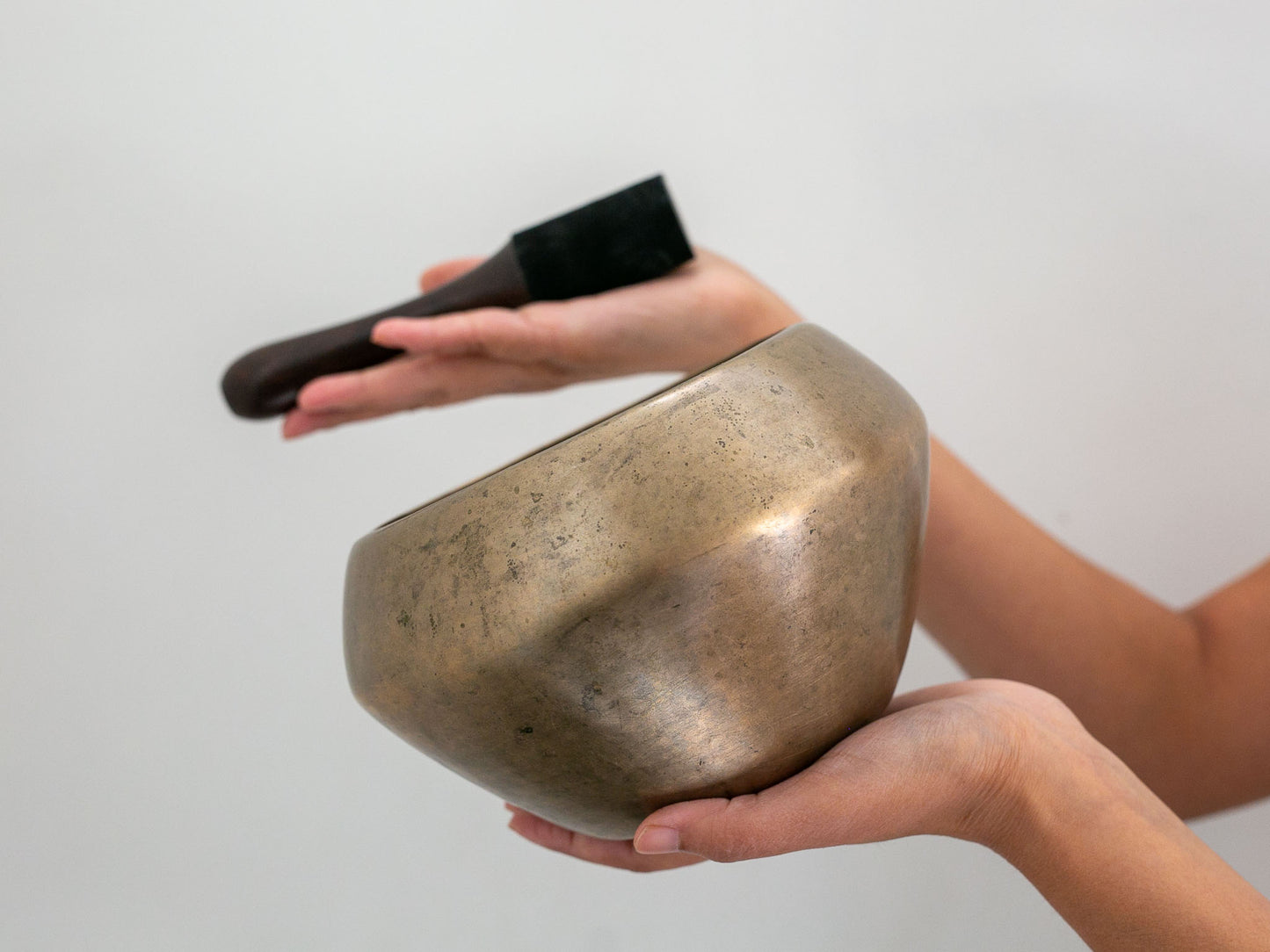Collector's Buddha Singing Bowl - Base Note G#3 (212 Hz)