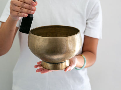 Pedestal Singing Bowl - Base Note C4 266 Hz