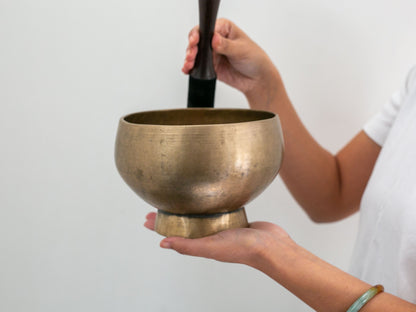 Pedestal Singing Bowl - Base Note C4 266 Hz