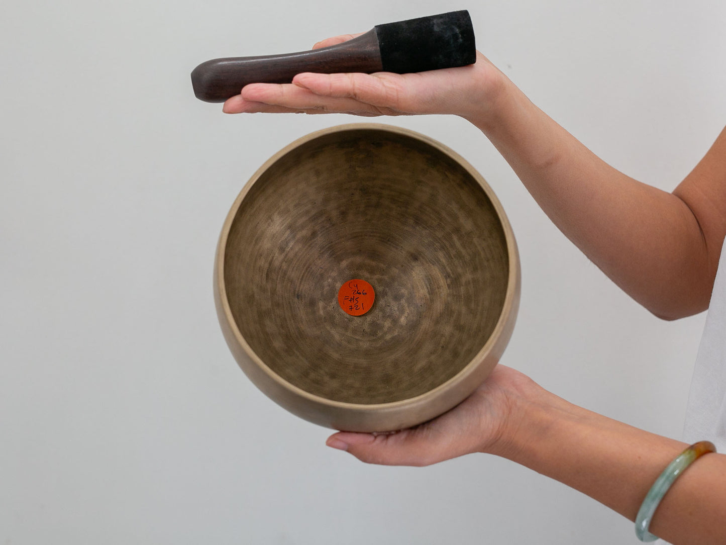Pedestal Singing Bowl - Base Note C4 266 Hz