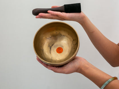 Small Contemporary Flow Singing Bowl - Base note D#3 (158 Hz)