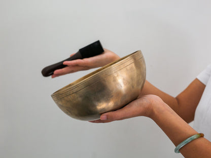 Low and Light Bowl - Base note D3, 147 Hz
