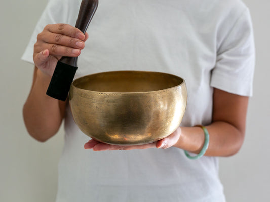 Tara Singing Bowl (thick rim) - Base Note G3 (196 Hz)