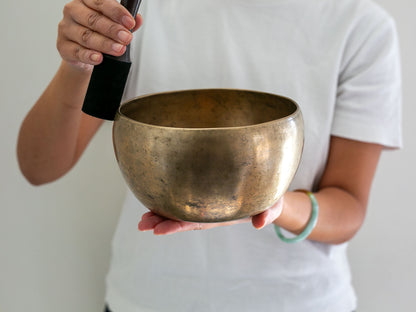 Tara Singing Bowl (thick rim) - Base Note G#3 (210 Hz)