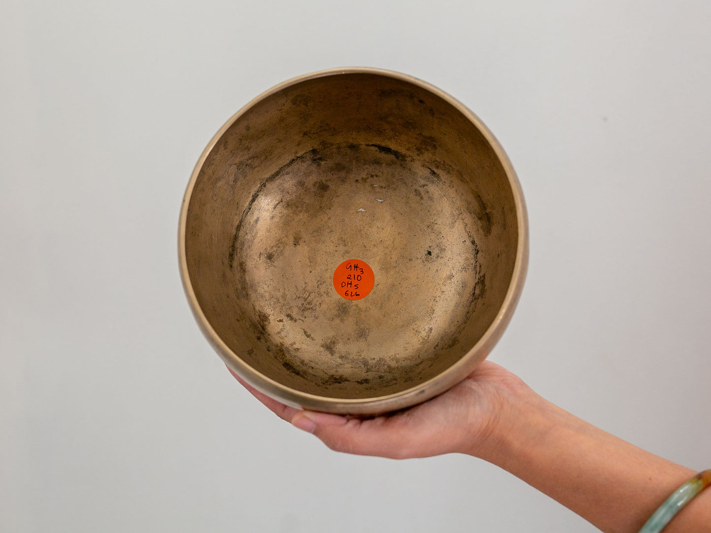 Tara Singing Bowl (thick rim) - Base Note G#3 (210 Hz)