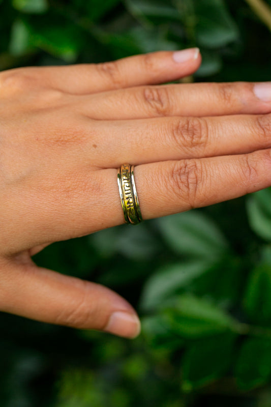 Tibetan Mantra Spinner Ring - Om Mani Padme Hung