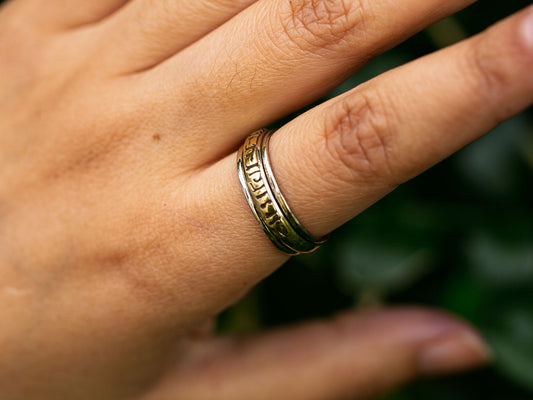 Tibetan Mantra Spinner Ring - Om Mani Padme Hung