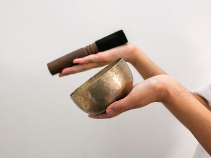 Small Tara Singing Bowl - Base Note E4 (329)