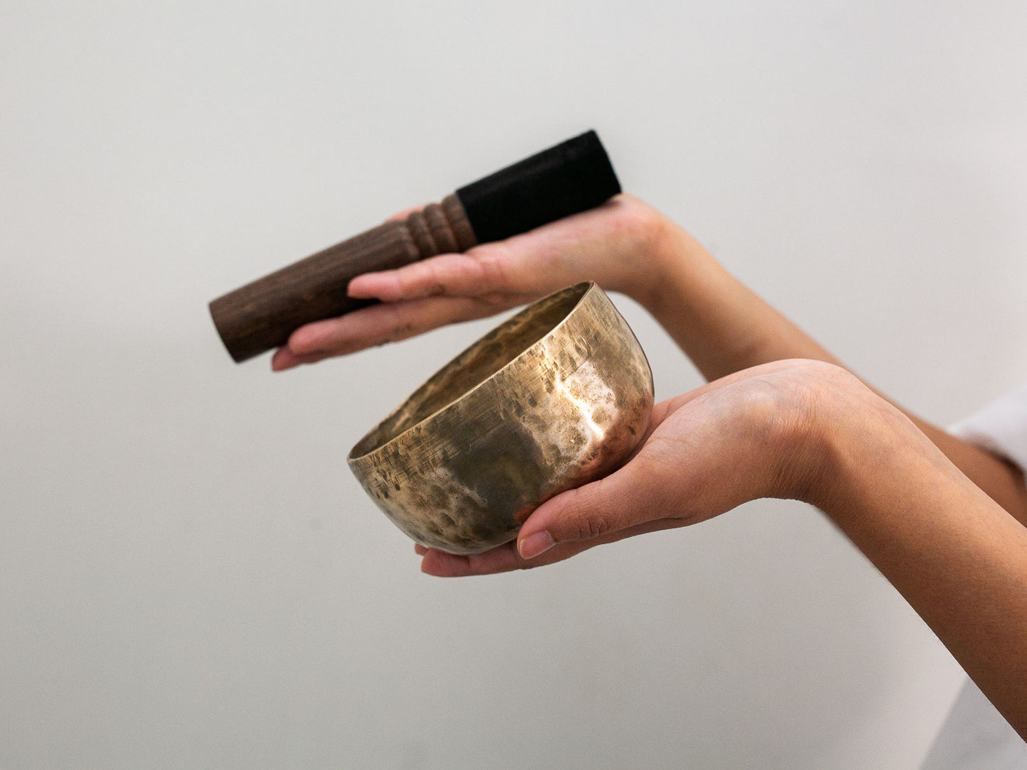 Small Tara Singing Bowl - Base Note G4 (390)