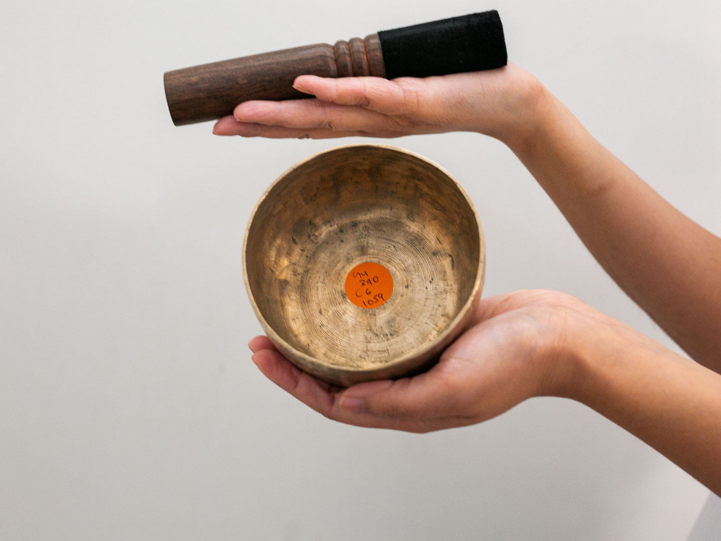 Small Tara Singing Bowl - Base Note G4 (390)