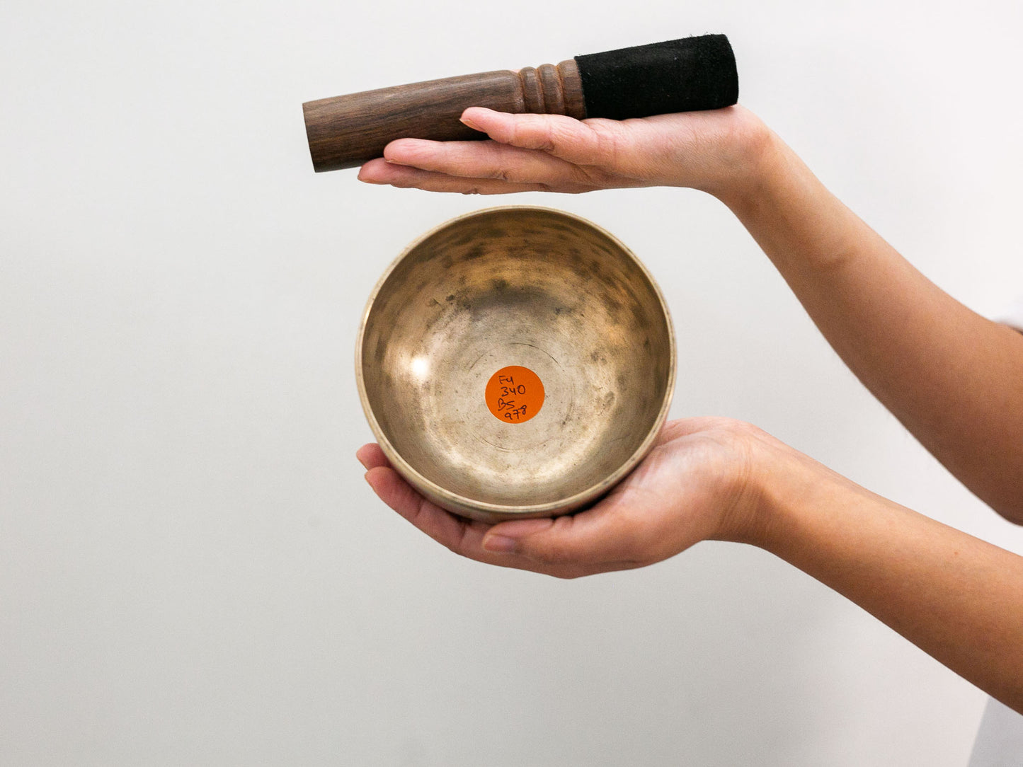 Small Tara Singing Bowl - Base Note F4 (340)