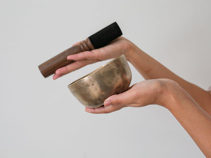 Small Tara Singing Bowl - Base Note G#4 (406 Hz)