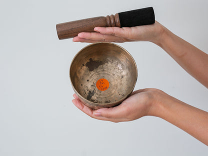 Small Tara Singing Bowl - Base Note C4 (261 Hz)